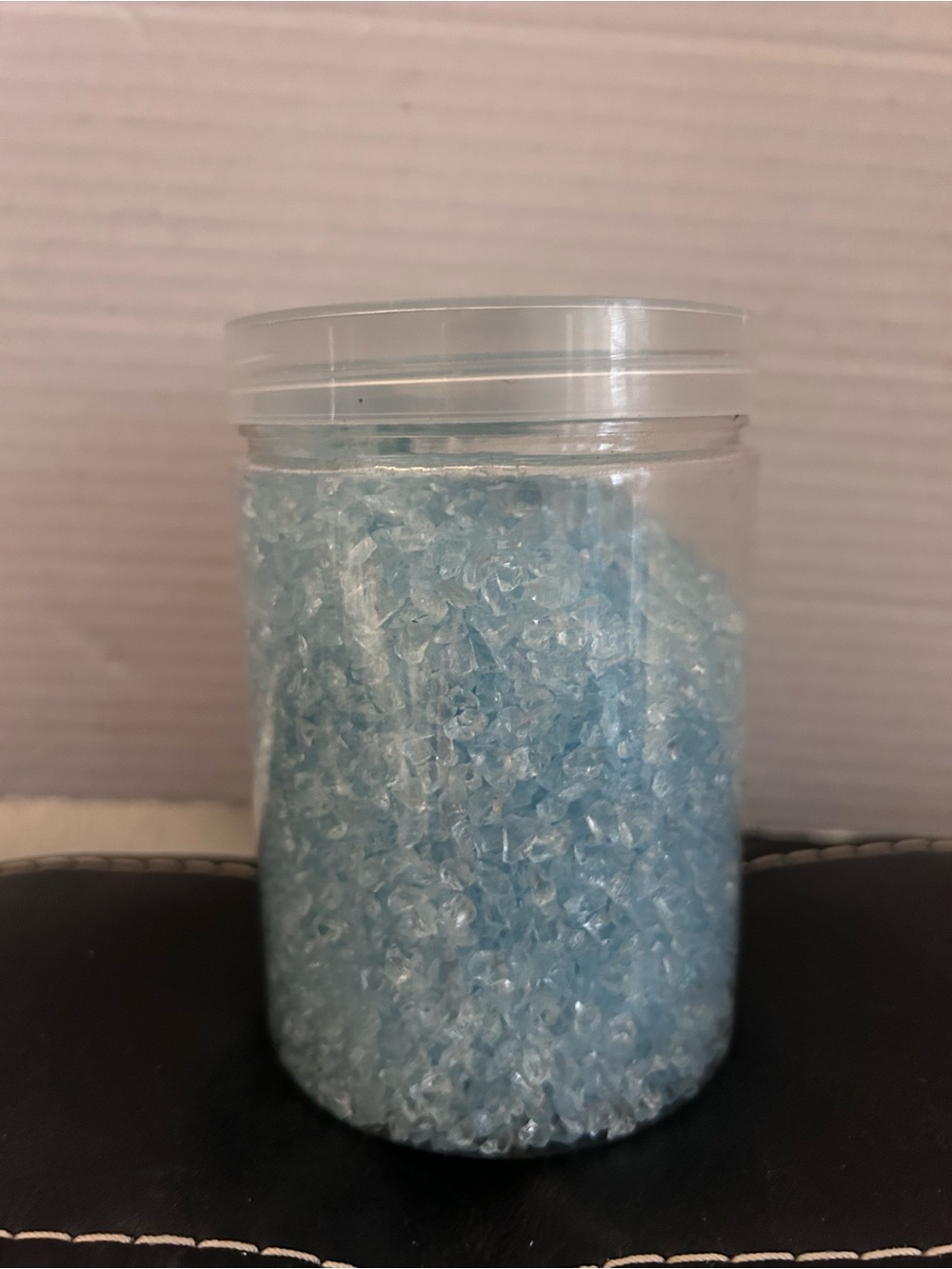 Ashland light blue crushed glass decorative filler 24 oz/680 g